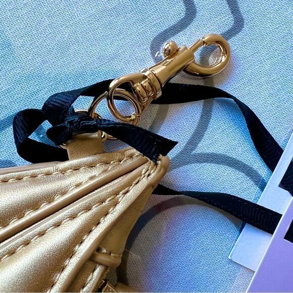 Dvf Gold Lips Pouch Coin Purse & keychain - Picture 11 of 14